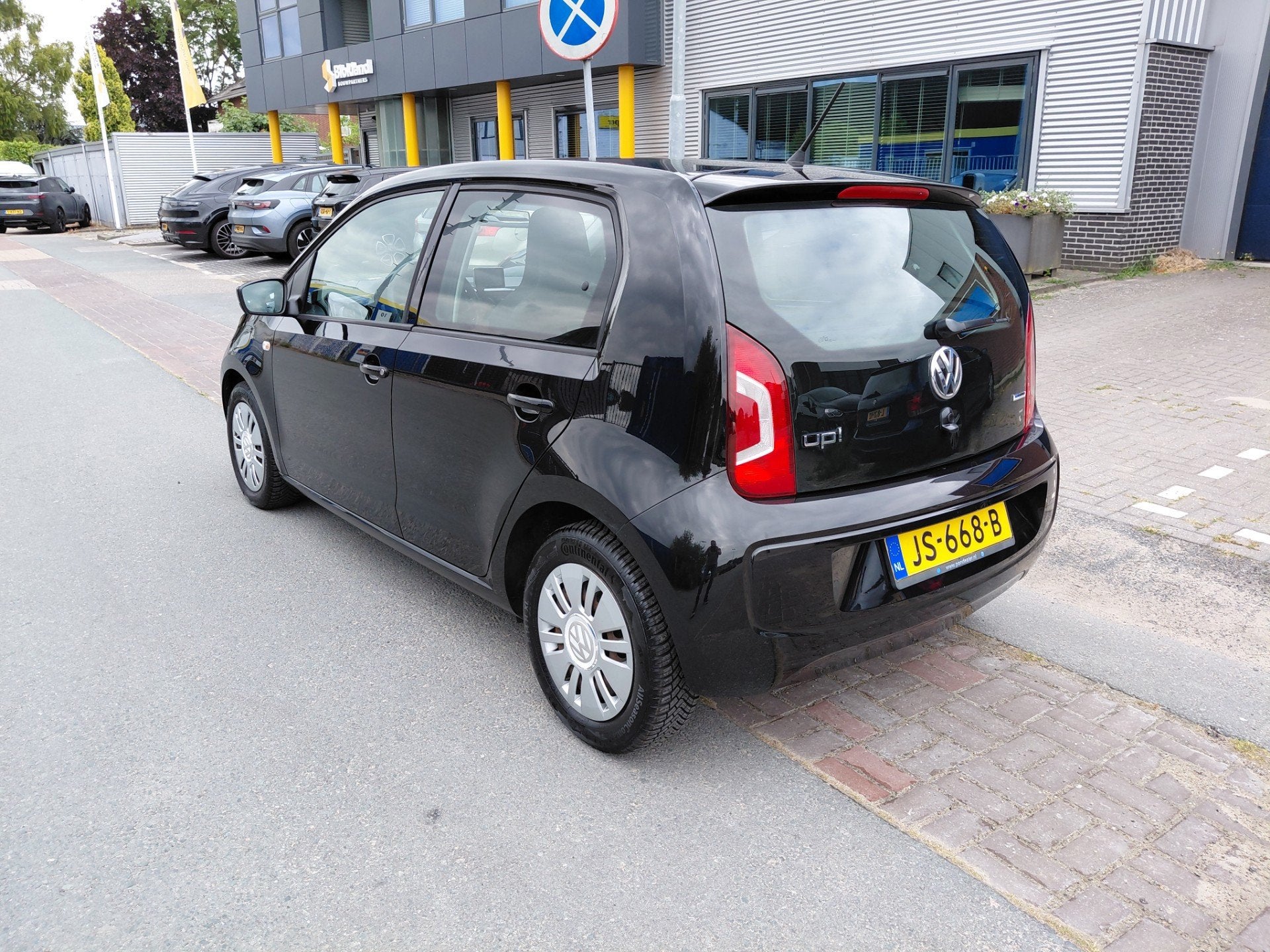 Volkswagen Up! 1.0 move up! BlueMotion airco nav cv, Auto's, Volkswagen, Voorwielaandrijving, Stof, Gebruikt, Start-stop-systeem