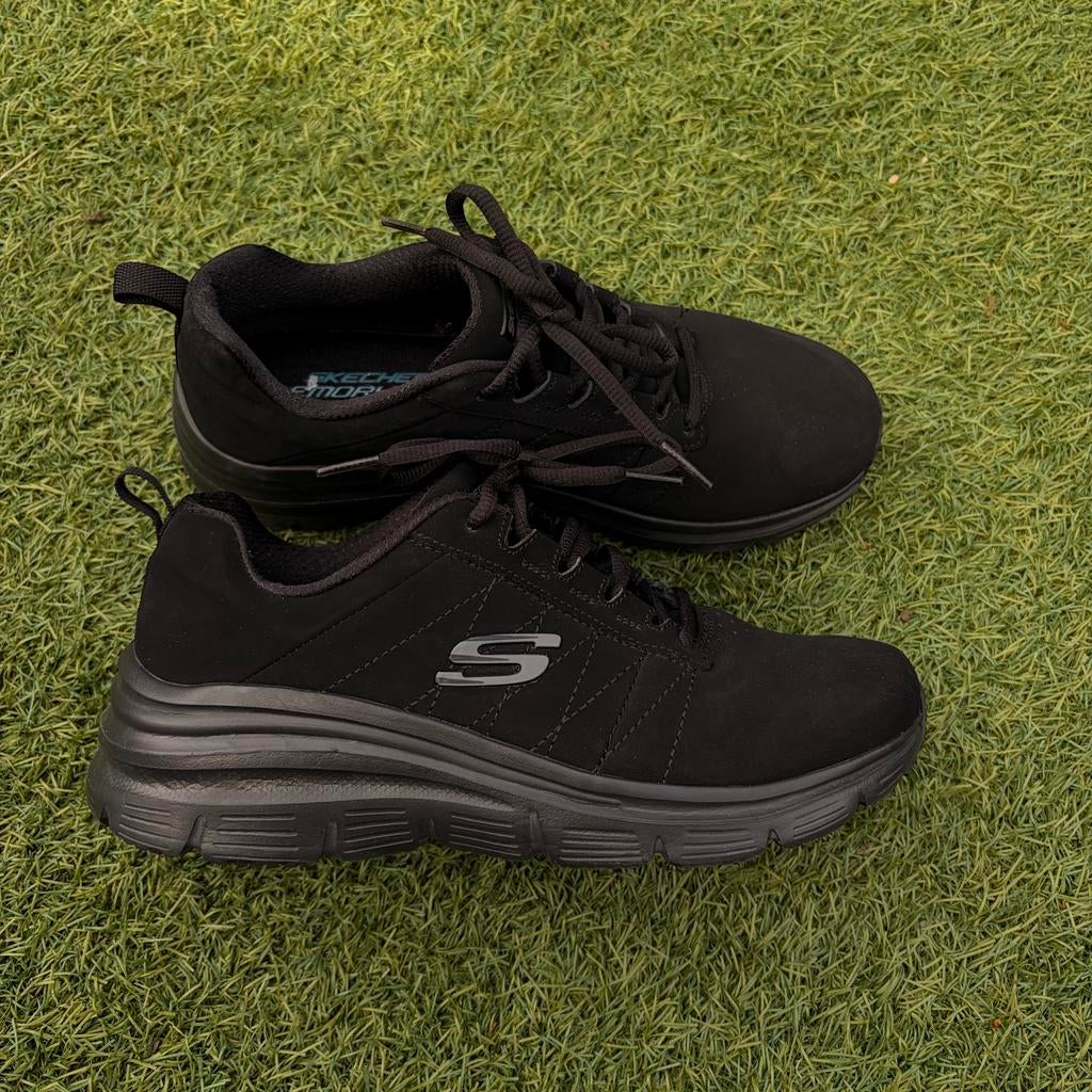 Skechers zwarte sneakers maat 38, Ophalen of Verzenden, Zo goed als nieuw, Zwart, Sneakers of Gympen