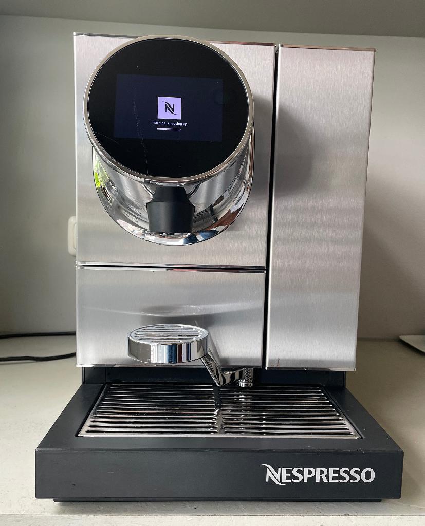 Momento 100 Nespresso Professional koffiemachine., Ophalen, Koffiepads en cups, 10 kopjes of meer, Koffiemachine