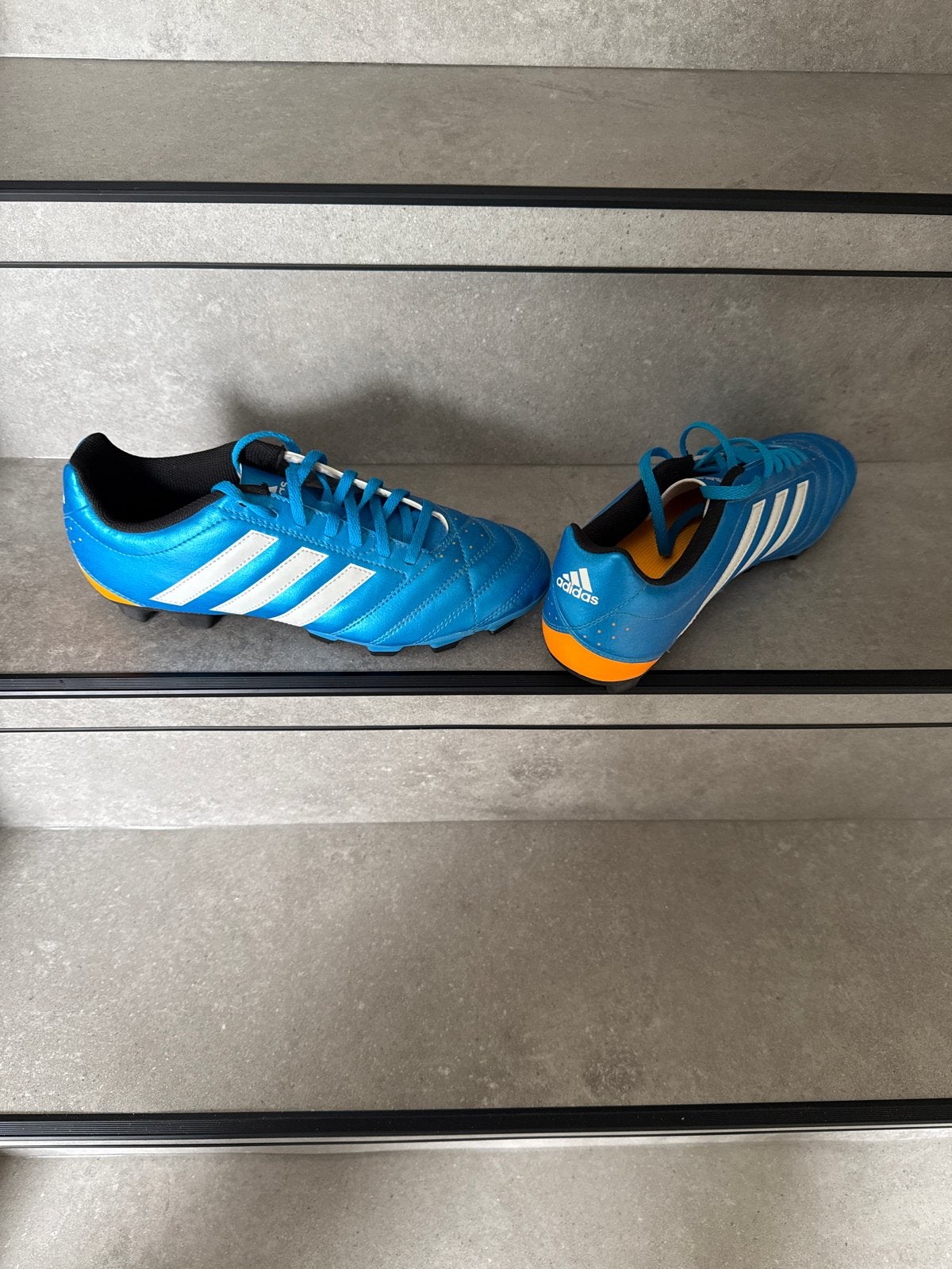 Adidas voetbalschoenen maat 42,  nieuw!!, Maat XS of kleiner, Schoenen, Nieuw, Ophalen of Verzenden