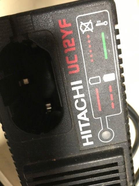 Hitachi lader 12 volt acculader schroeftol, Doe-het-zelf en Verbouw, Gereedschap | Machine-onderdelen en Toebehoren, Ophalen of Verzenden