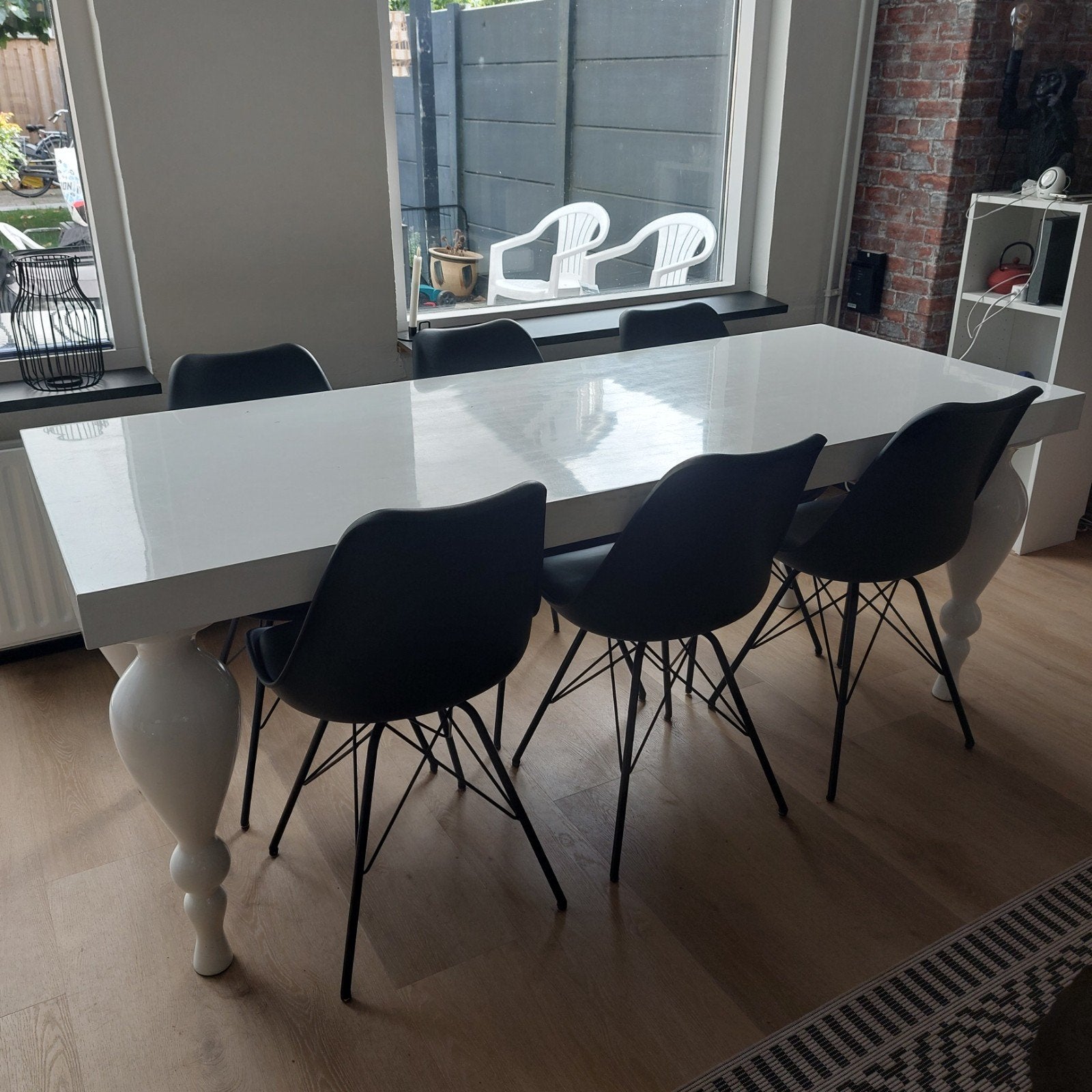 Leuke eettafel met aparte poten - gebruikerssporen, Huis en Inrichting, Tafels | Eettafels, Ophalen, Overige materialen, Gebruikt