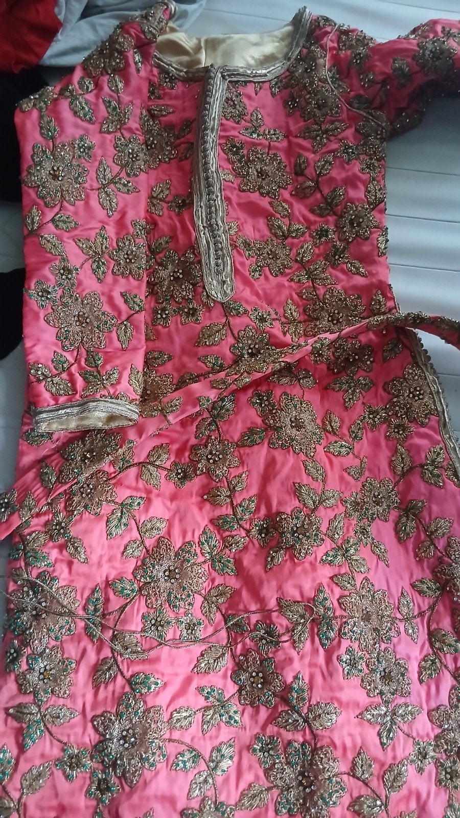 Roze Marokkaanse Jurk met Gouden Borduurwerk, Maat 38/40 (M), Overige typen, Ophalen of Verzenden, Roze