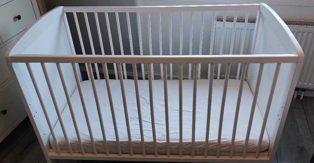 Ledikant Lya 2 60x120cm + mattress, Zo goed als nieuw, Minder dan 140 cm, Minder dan 70 cm, Ophalen