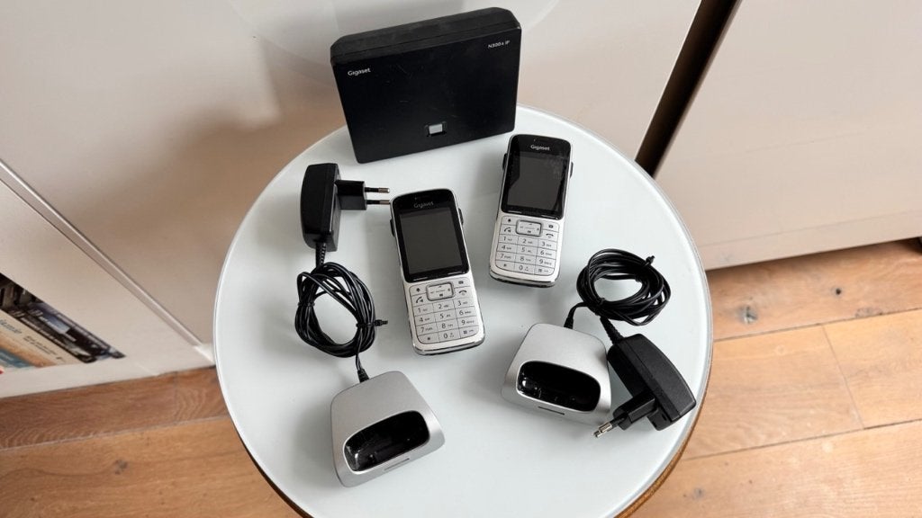 Siemens Gigaset DECT basisstation + 2 telefoons, Ophalen of Verzenden, Zo goed als nieuw, 2 handsets
