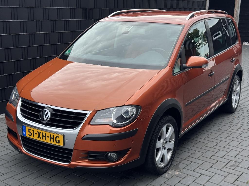 Volkswagen Touran 1.4 TSI Cross| ORANJE| CLIMA| DAB+| TREKHA, Auto's, Volkswagen, 13 km/l, Stof, Gebruikt, 1507 kg