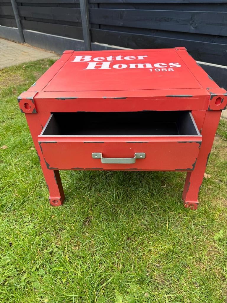 Rood industrieel bijzettafeltje., Minder dan 55 cm, Glas, Rechthoekig, Ophalen
