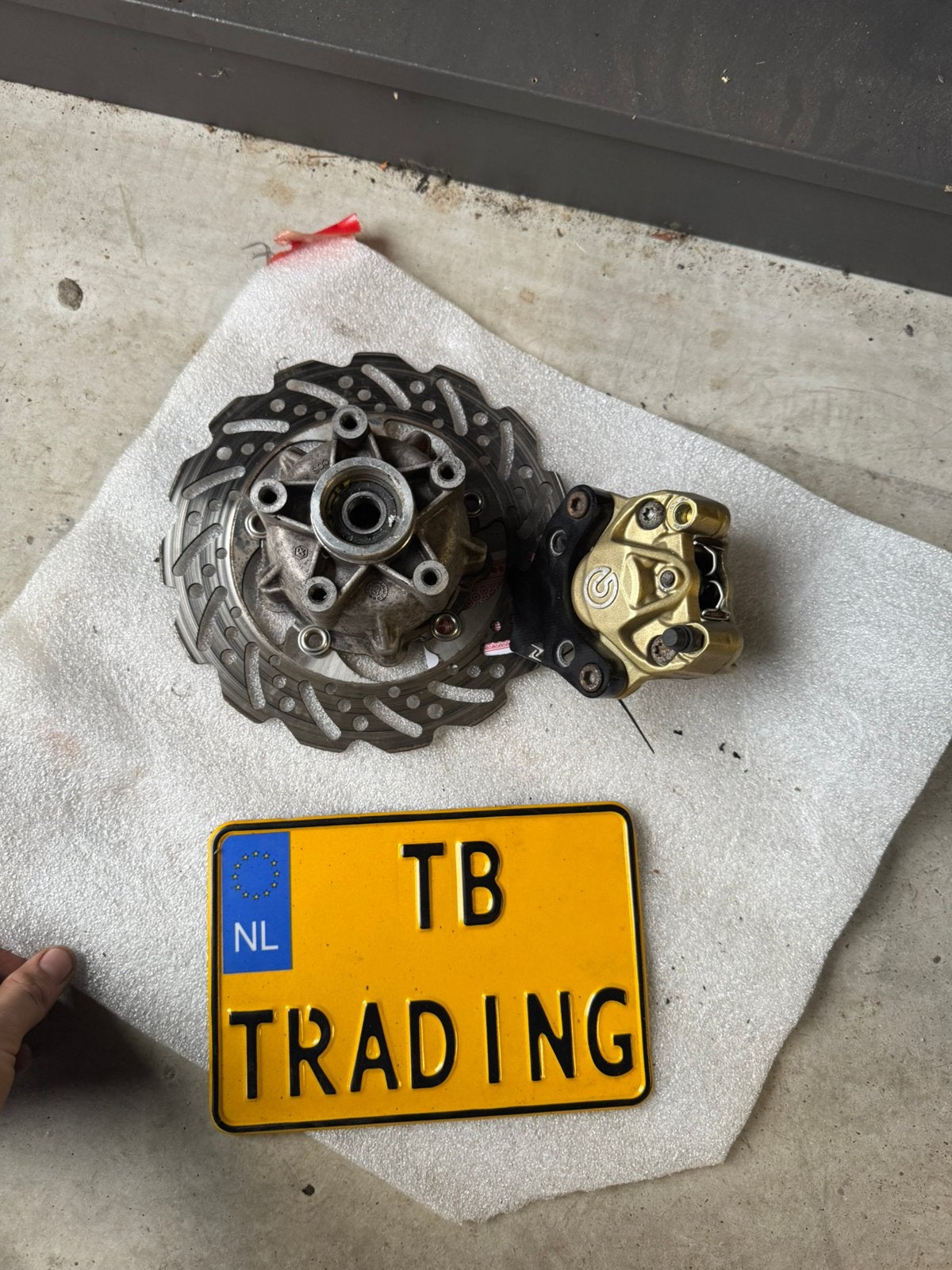 Zelioni zwevend brembo 2p zelioni adapter, Overige typen, M, Ophalen of Verzenden, Zo goed als nieuw