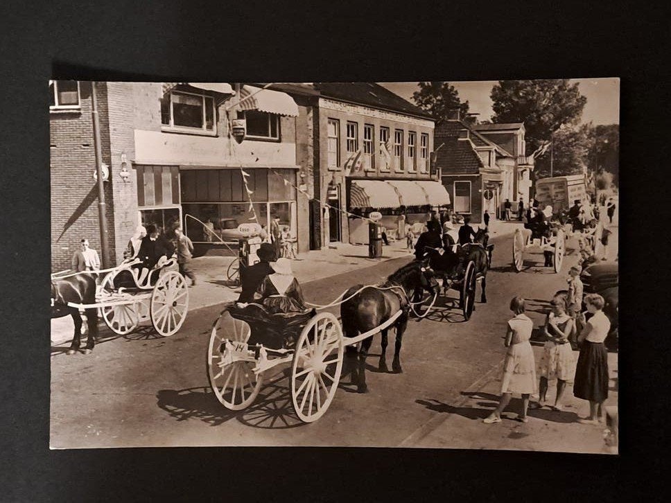 Joure Friesland Boerenbruiloft in de Midstraat met Garage, Verzamelen, Verzenden, 1960 tot 1980, Ongelopen, Friesland