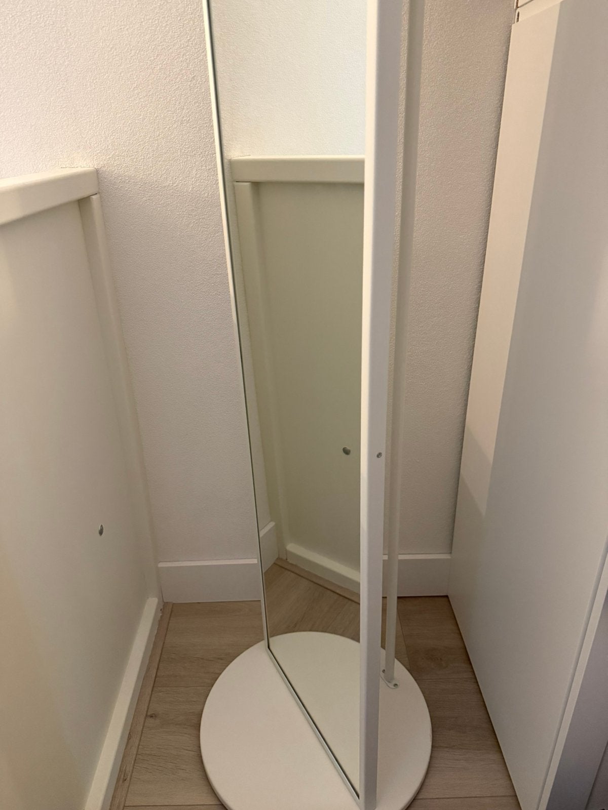 IKEA draai spiegel met kapstok, Ophalen, Zo goed als nieuw, Rechthoekig, Minder dan 100 cm
