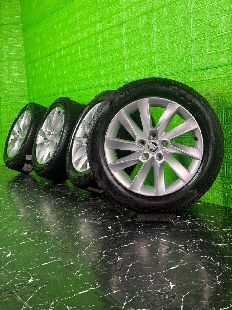Originele Skoda Superb velgen 17" 5x112 winterset 9mm Karoq, Niet ingevuld, Banden en Velgen, Niet ingevuld, 17 inch
