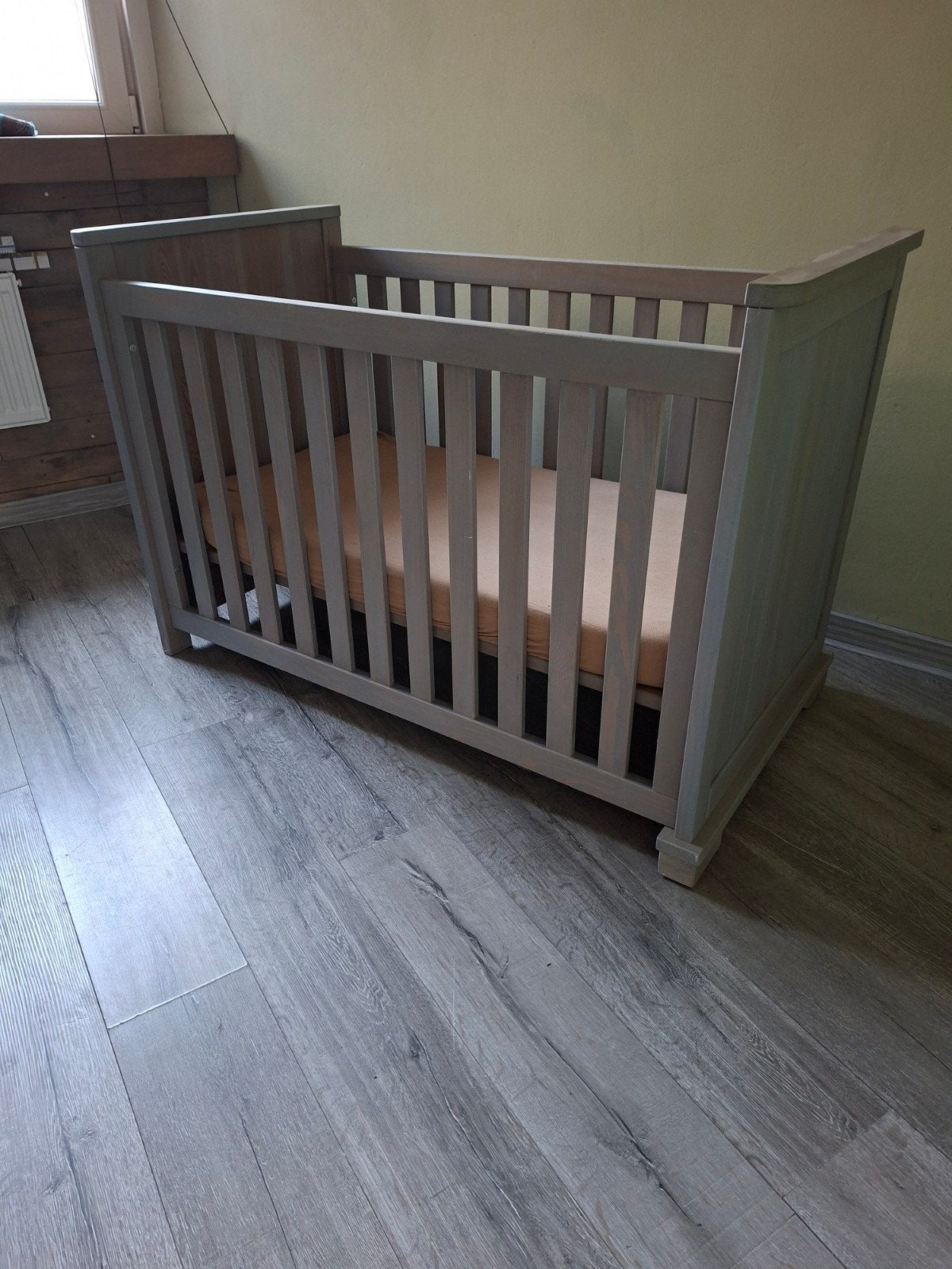 Babybedje en Commode - Malmo, Ophalen, Gebruikt, Lattenbodem, Minder dan 140 cm
