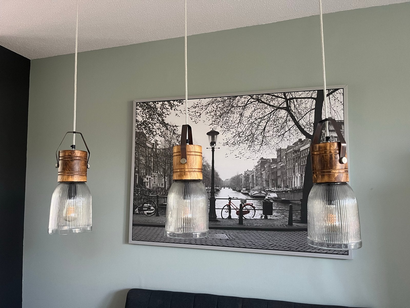 Set van 3 hanglampen met hout en geribbeld glas, Ophalen, Gebruikt, Glas