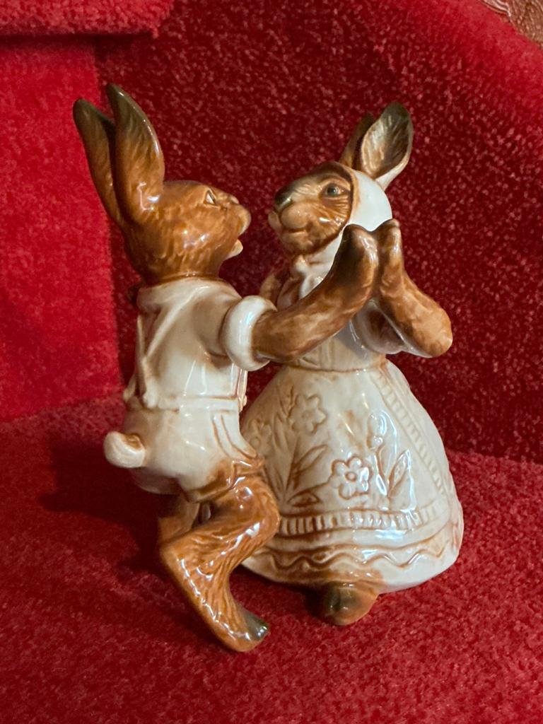 Goebel ❤️ Beieren Danspaar Hazen liefdespaar, Ophalen of Verzenden, Zo goed als nieuw, Hummel
