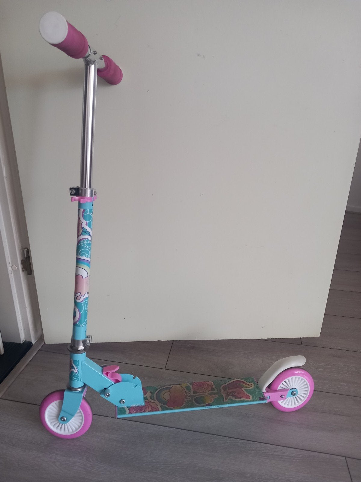 Kinderstep zo goed als nieuw - Leuke kleuren!, Fietsen en Brommers, Ophalen of Verzenden, Zo goed als nieuw, Gewone step, Onbekend