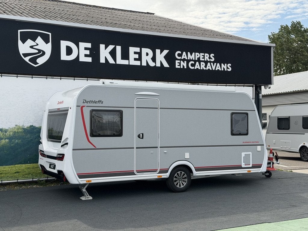 Dethleffs 470 FR Summer Edition (bj 2026), Caravans en Kamperen, 7 tot 8 meter, Bedrijf, Info@deklerkcaravans.nl, Dethleffs