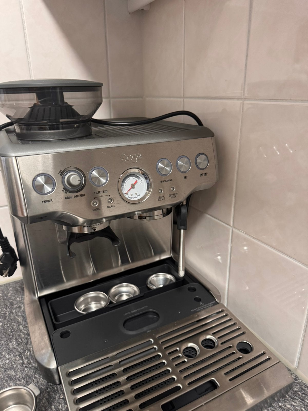 Nieuwstaat Sage Barista Express 1x gebruikt, Witgoed en Apparatuur, Koffiezetapparaten, Ophalen, Zo goed als nieuw, Espresso apparaat