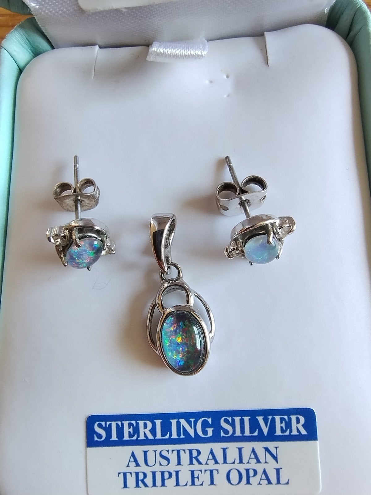 Zilveren Opaal Hanger & Oorknopjes Set uit Australië, Sieraden, Tassen en Uiterlijk, Oorbellen, Ophalen of Verzenden, Zo goed als nieuw