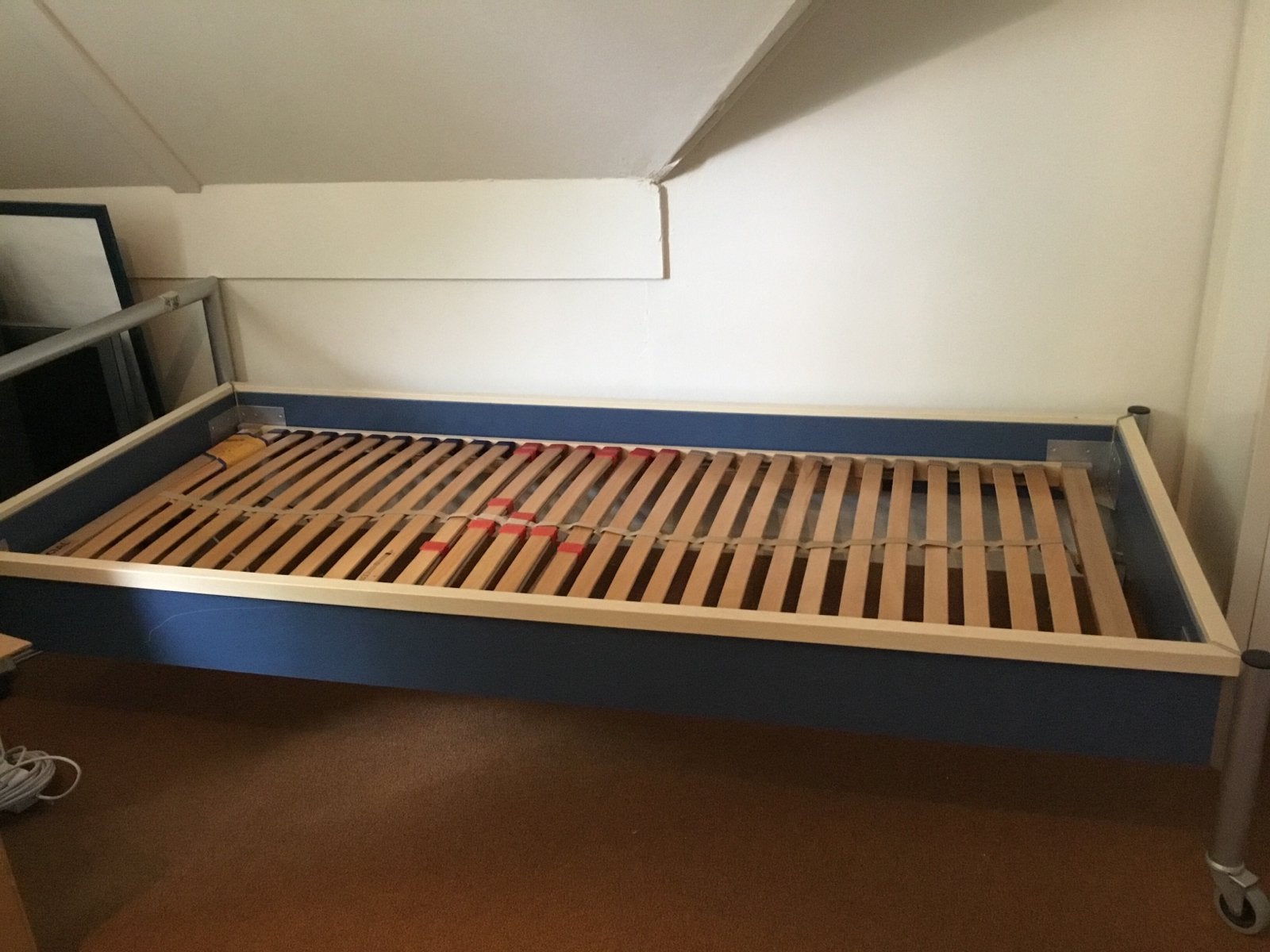 Gratis Bed met lattenbodem, Ophalen, Gebruikt, 90 cm, Eenpersoons