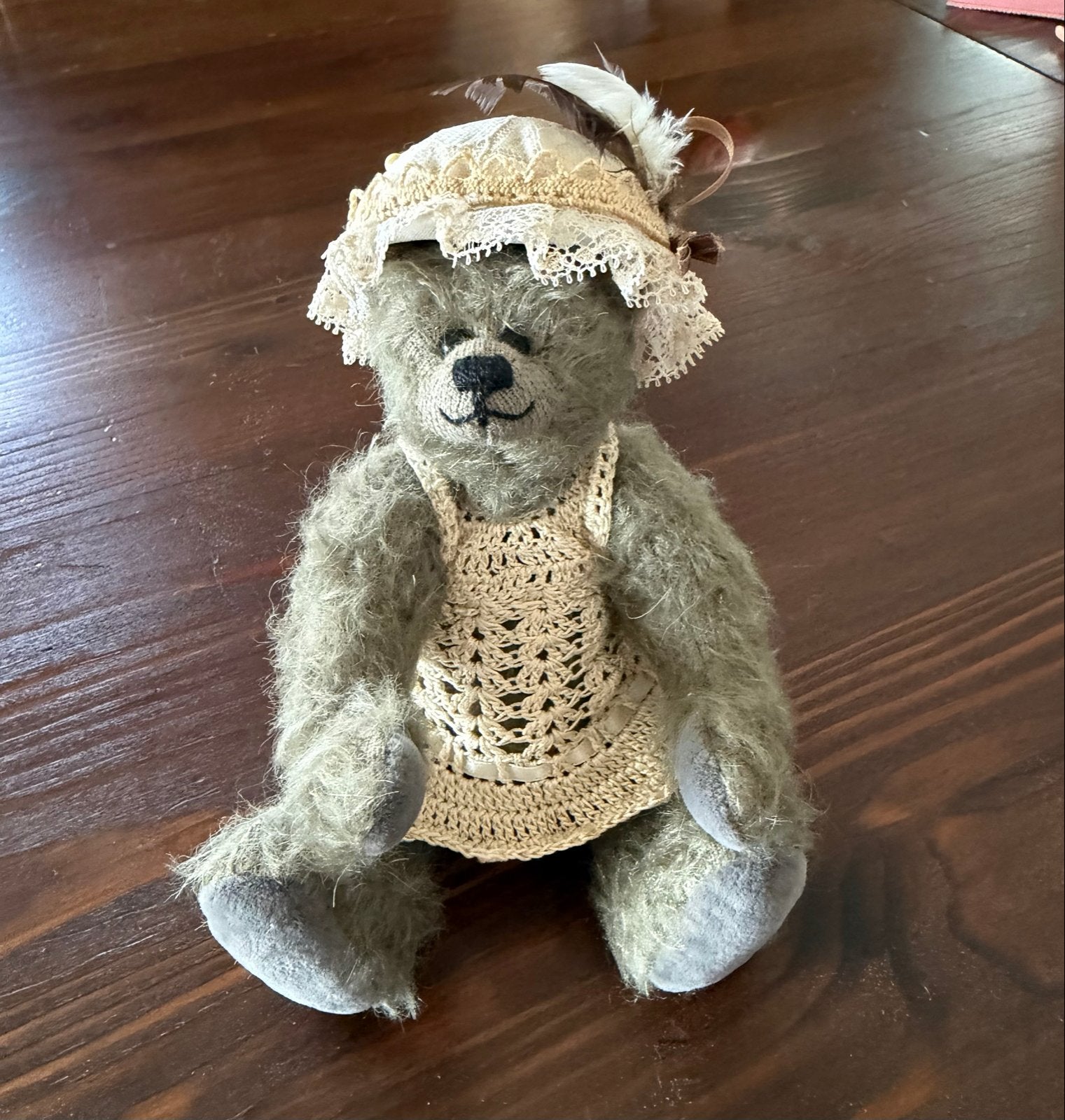 Unieke handgemaakte teddybeer met gehaakte kleding, Kinderen en Baby's, Speelgoed | Knuffels en Pluche, Ophalen, Overige merken