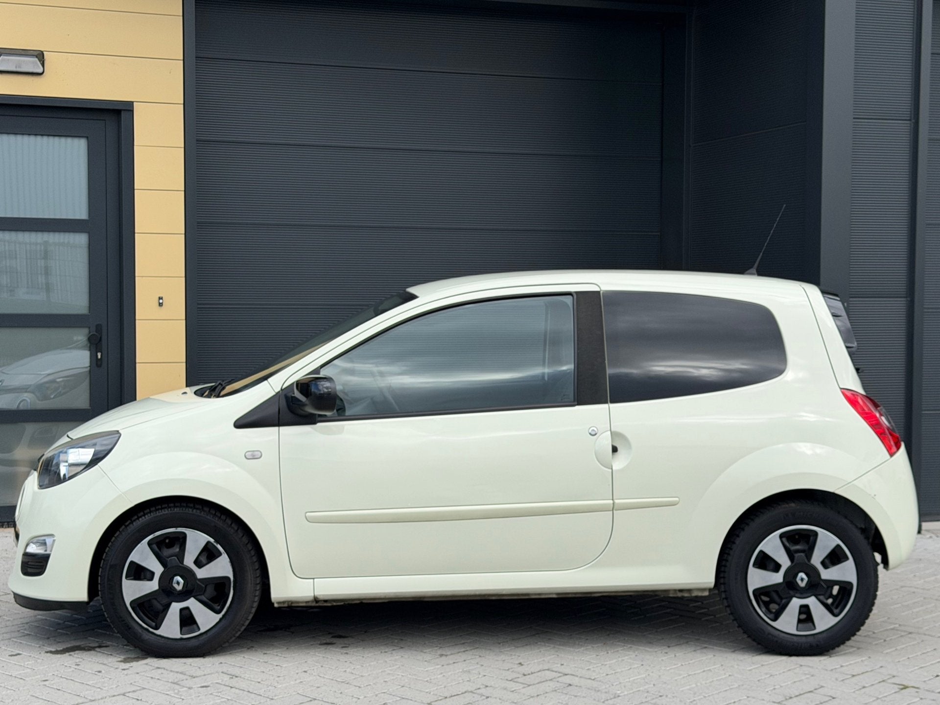 Renault Twingo 1.2 16V Dynamique - Airco - Cruise Control -, Auto's, Voorwielaandrijving, Gebruikt, 4 cilinders, 4 stoelen