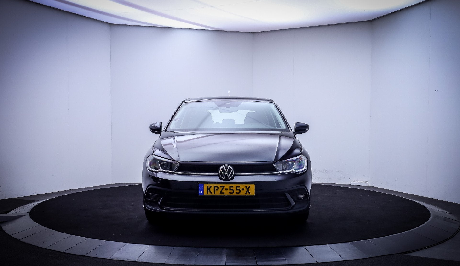 Volkswagen Polo 1.0 TSI LIFE Business FULL LED | NAVI | APP, Dealer onderhouden, Stof, Zwart, 580 kg