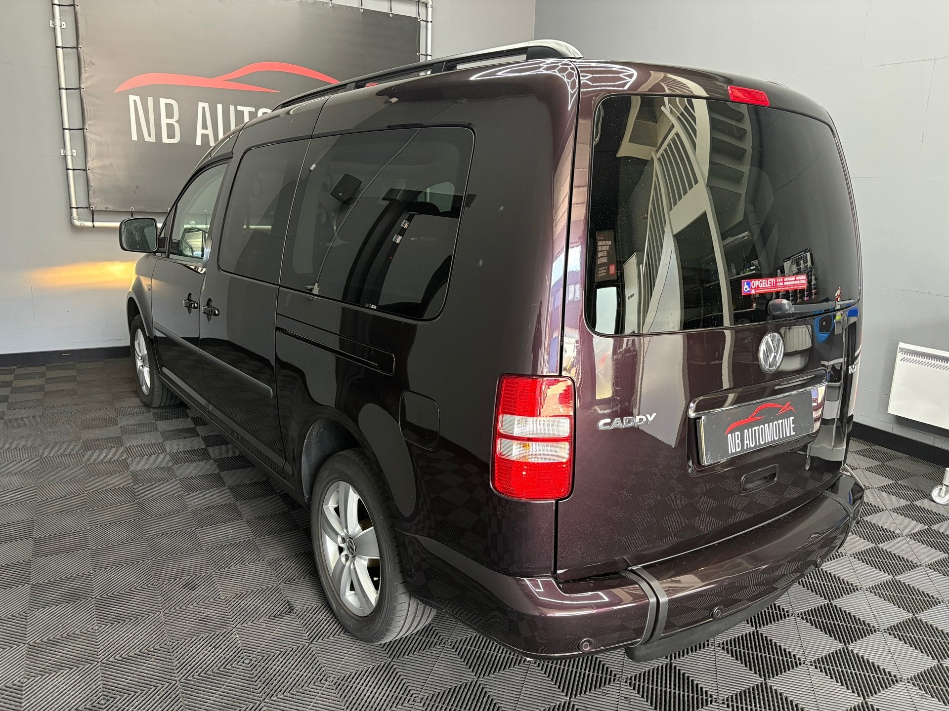 Volkswagen Caddy Maxi 1.2 TSI Comfortline Rolstoelauto, Auto's, Euro 5, Gebruikt, Zwart, 4 cilinders