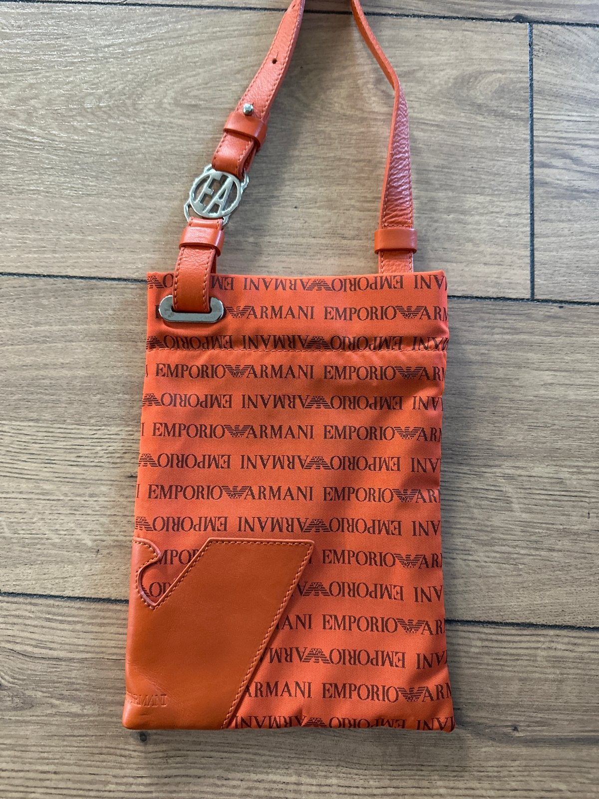 Emporio Armani Schoudertas - Oranje, Sieraden, Tassen en Uiterlijk, Tassen | Schoudertassen, Overige merken, Gebruikt, Oranje