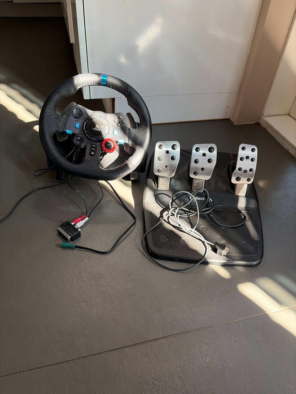 Logitech G29 racestuur met pedalen voor PlayStation, Spelcomputers en Games, Spelcomputers | Sony PlayStation Consoles | Accessoires
