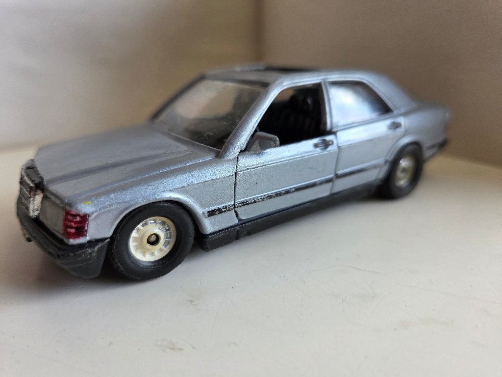 Corgi Mercedes Benz 190, Ophalen of Verzenden, Gebruikt, Auto, Corgi