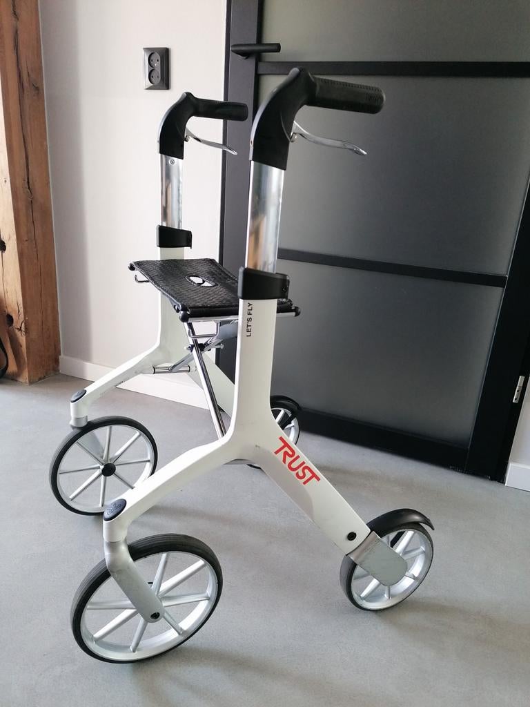 Trust Let's Fly Rollator Wit 6.8 kilo Lichtgewicht, Diversen, Rollators, Ophalen of Verzenden, Opvouwbaar, Gebruikt
