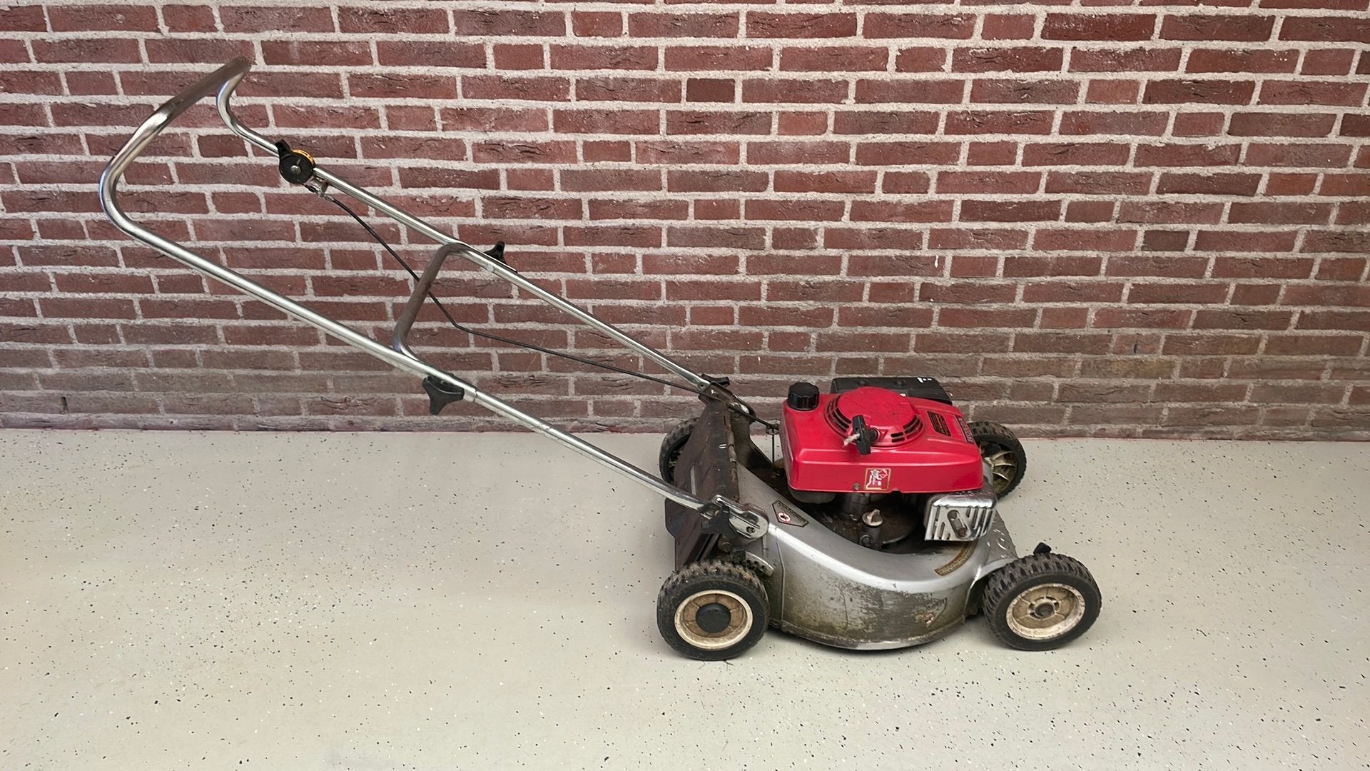 Honda HR194 grasmaaier ( koopje), Tuin en Terras, Grasmaaiers, Ophalen, Cirkelmaaier, Gebruikt, Benzine-grasmaaier