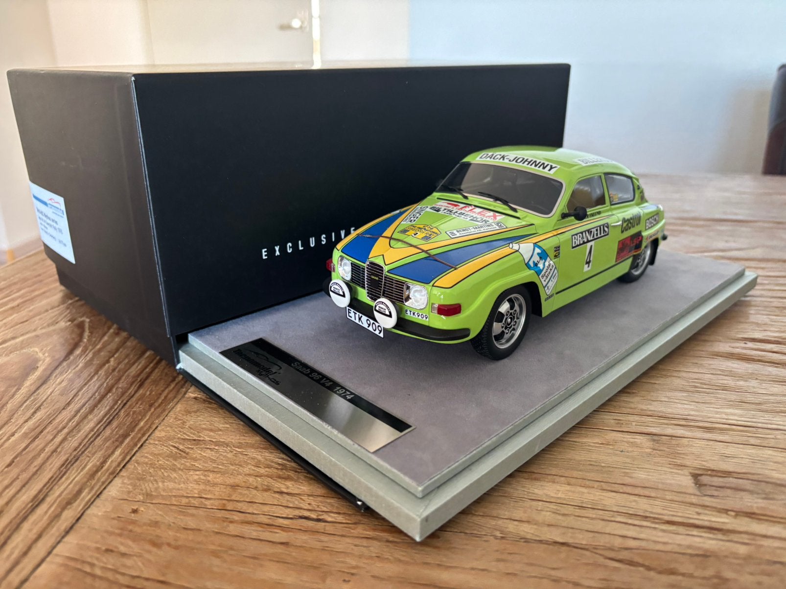 SAAB 96 V4 Rally Groot model 1:18 in doos, Ophalen of Verzenden, Zo goed als nieuw, Overige merken