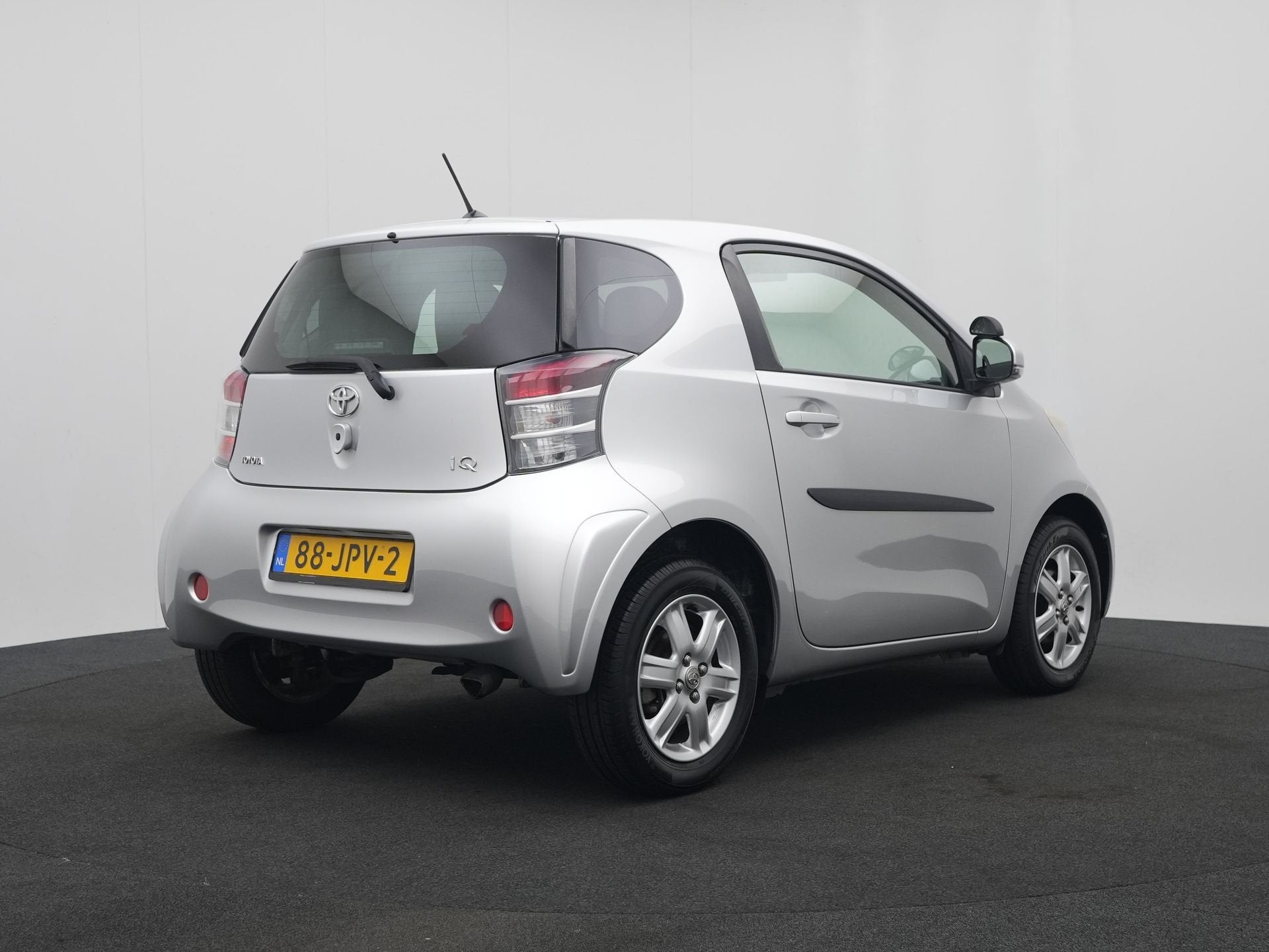 Toyota iQ 1.0 VVTi Comfort | Airco | Elektrische ramen |, 12 maanden, Stof, Gebruikt, 4 stoelen