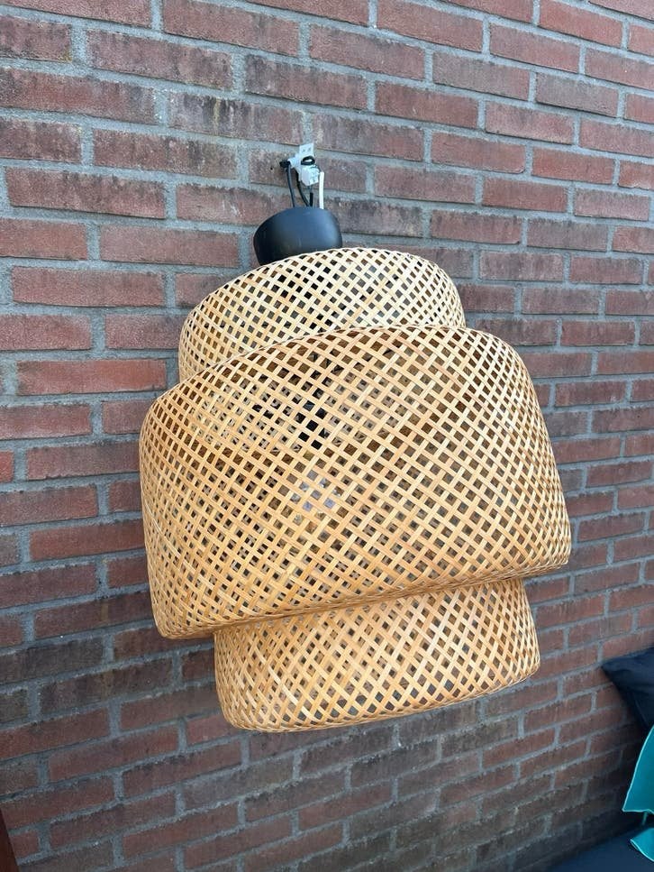 IKEA Sinnerlig hanglamp bamboe 50cm met lamp en snoer, Ophalen, Zo goed als nieuw, Natuurlijk materiaal, E27 (groot)