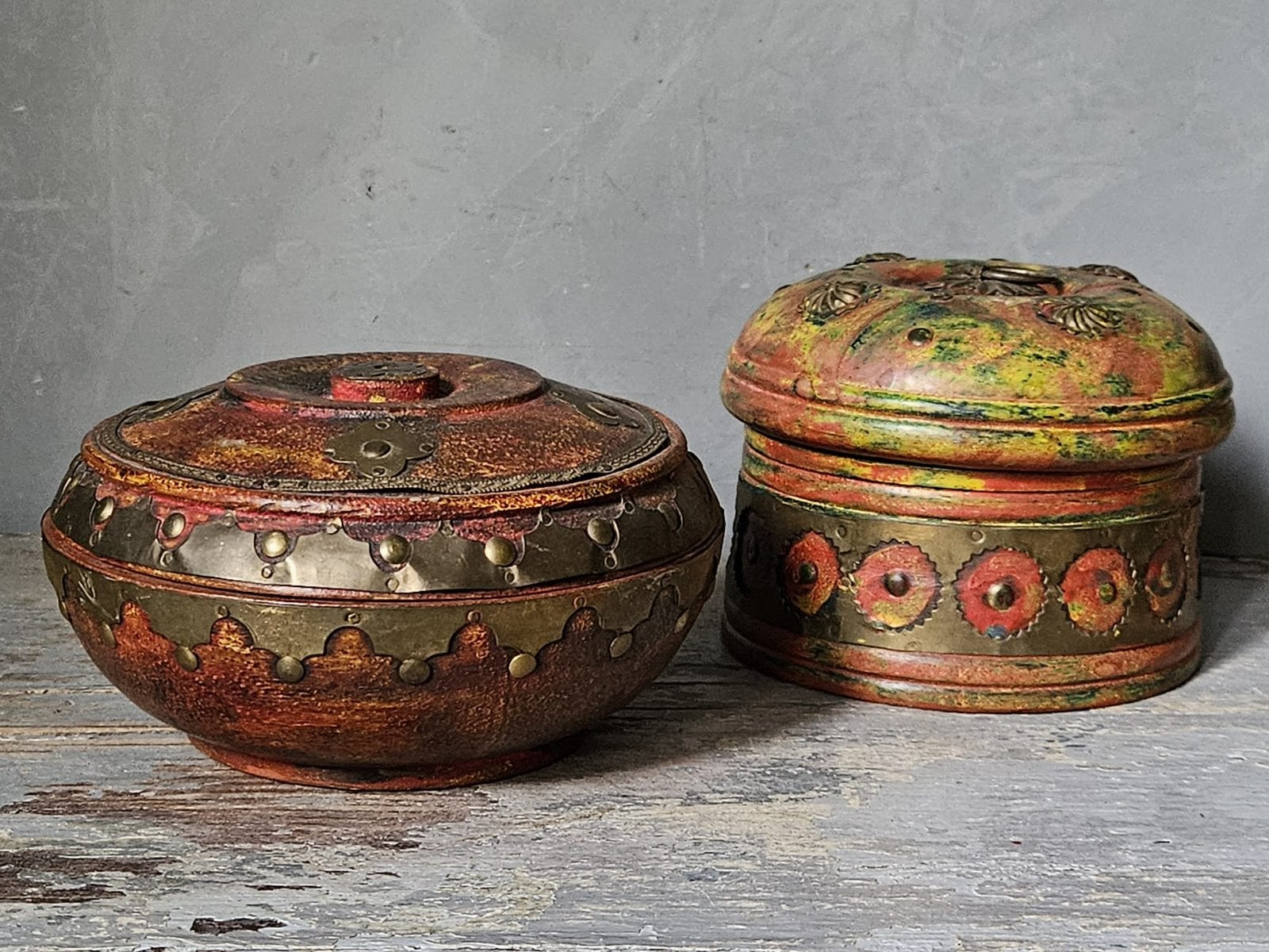 2 handgemaakte houten potten india, Ophalen of Verzenden
