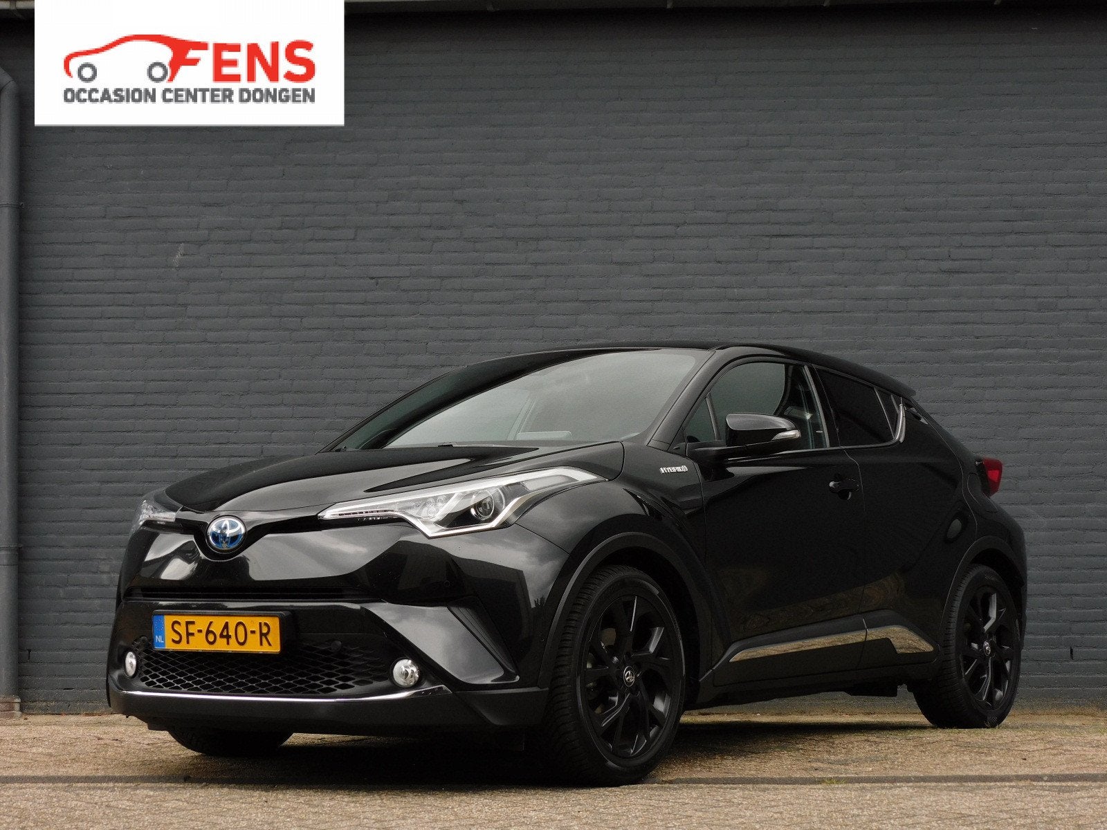 Toyota C-HR 1.8 Hybrid Black Edition TOPSTAAT! CAMERA! LEER!, 4 cilinders, Zwart, 26 km/l, Hybride Elektrisch/Benzine