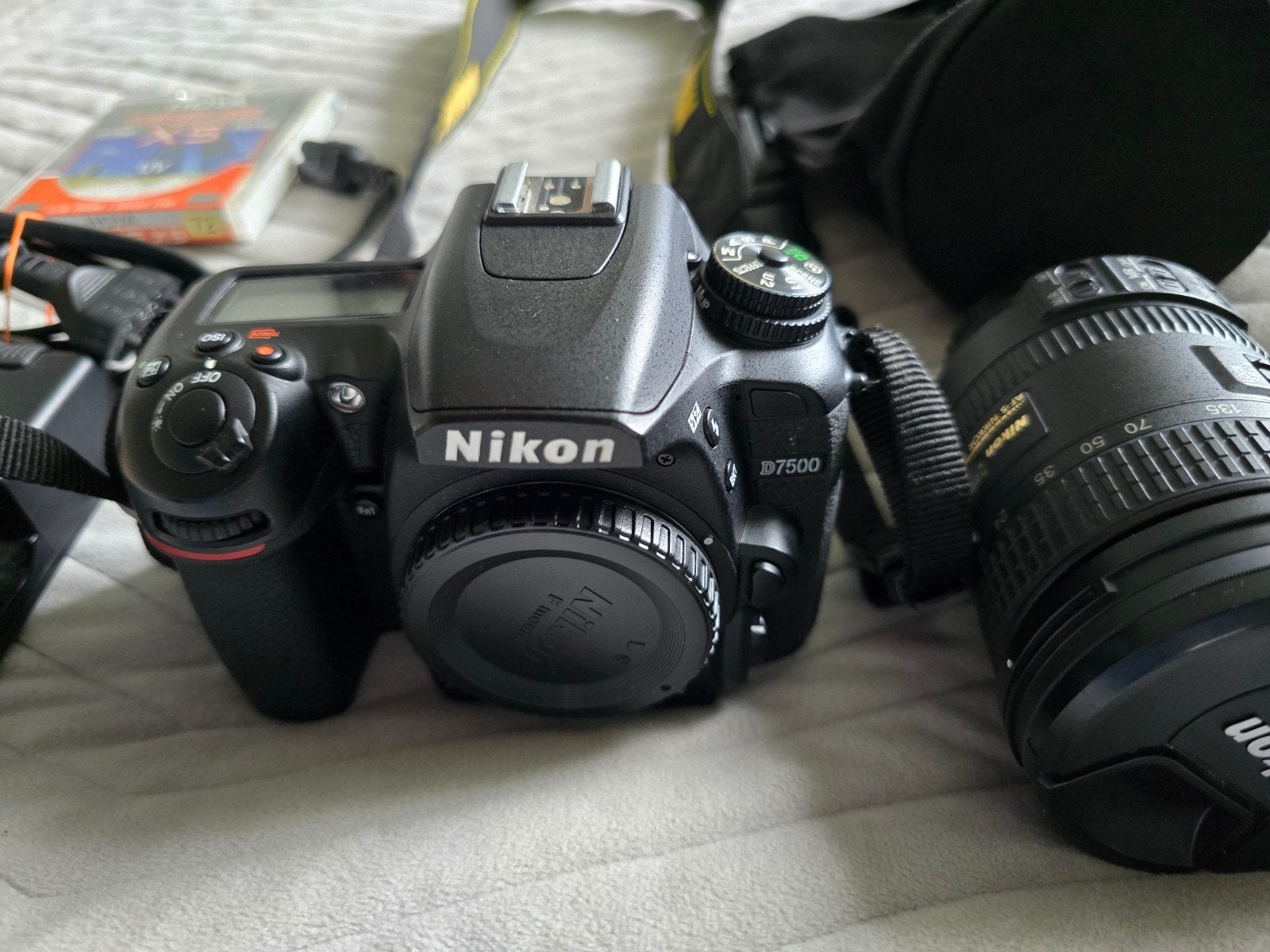 Nikon D7500 DSLR met 18-200mm lens en accessoireset, ZGAN, Ophalen, Spiegelreflex, Kantelbaar/draaibaar scherm, Nikon