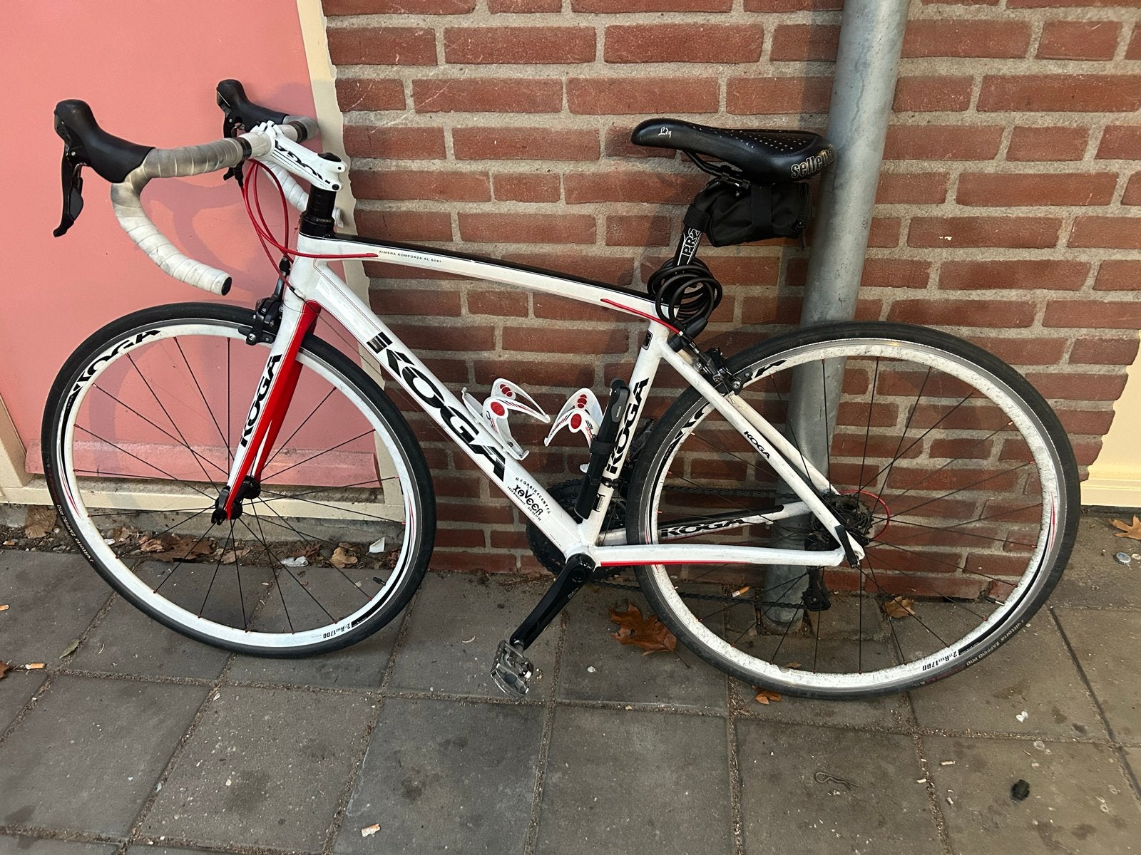Koga racefiets, wit met rode accenten, Ophalen, 28 inch, Gebruikt, Velgrem