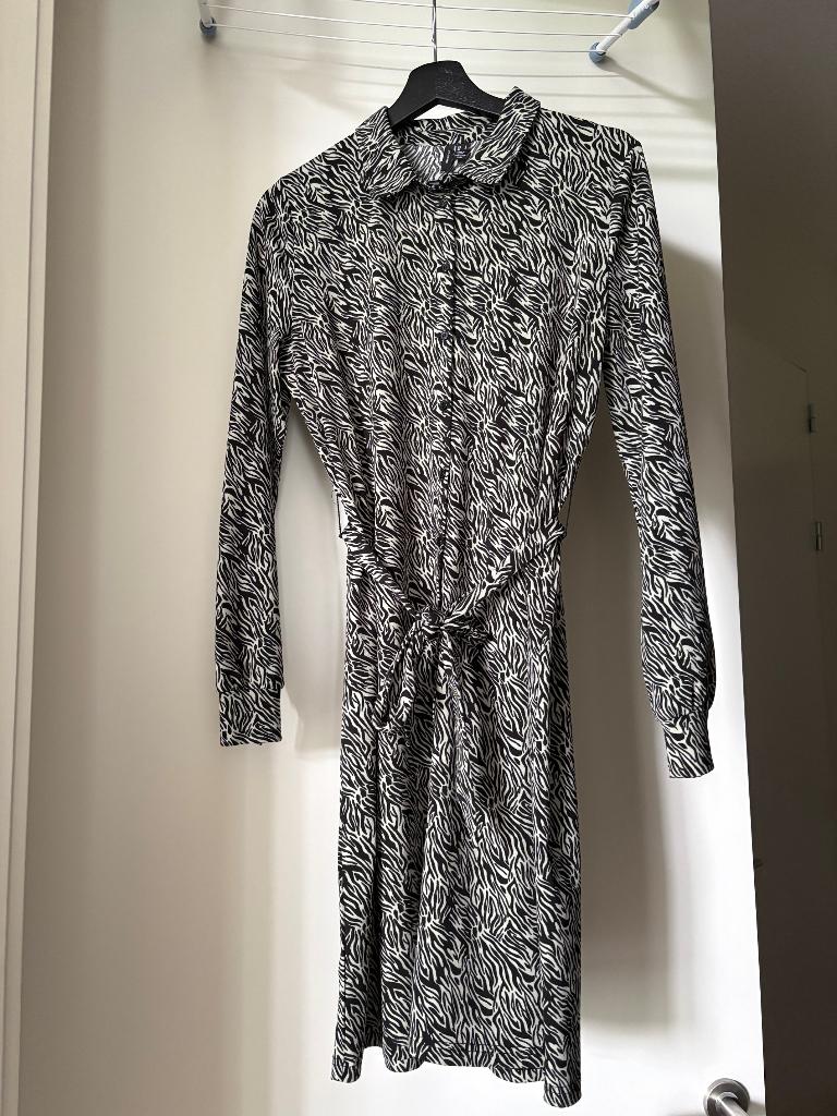 Vero moda jurkje licht groen/ zwart, Kleding | Dames, Jurken, Vero Moda, Zwart, Ophalen of Verzenden, Zo goed als nieuw