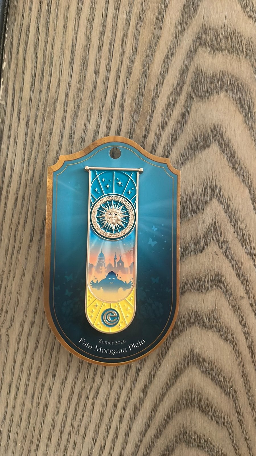 Efteling pin zomer 2026 fata morgana, Verzamelen, Ophalen of Verzenden, Zo goed als nieuw, Button of Speldje