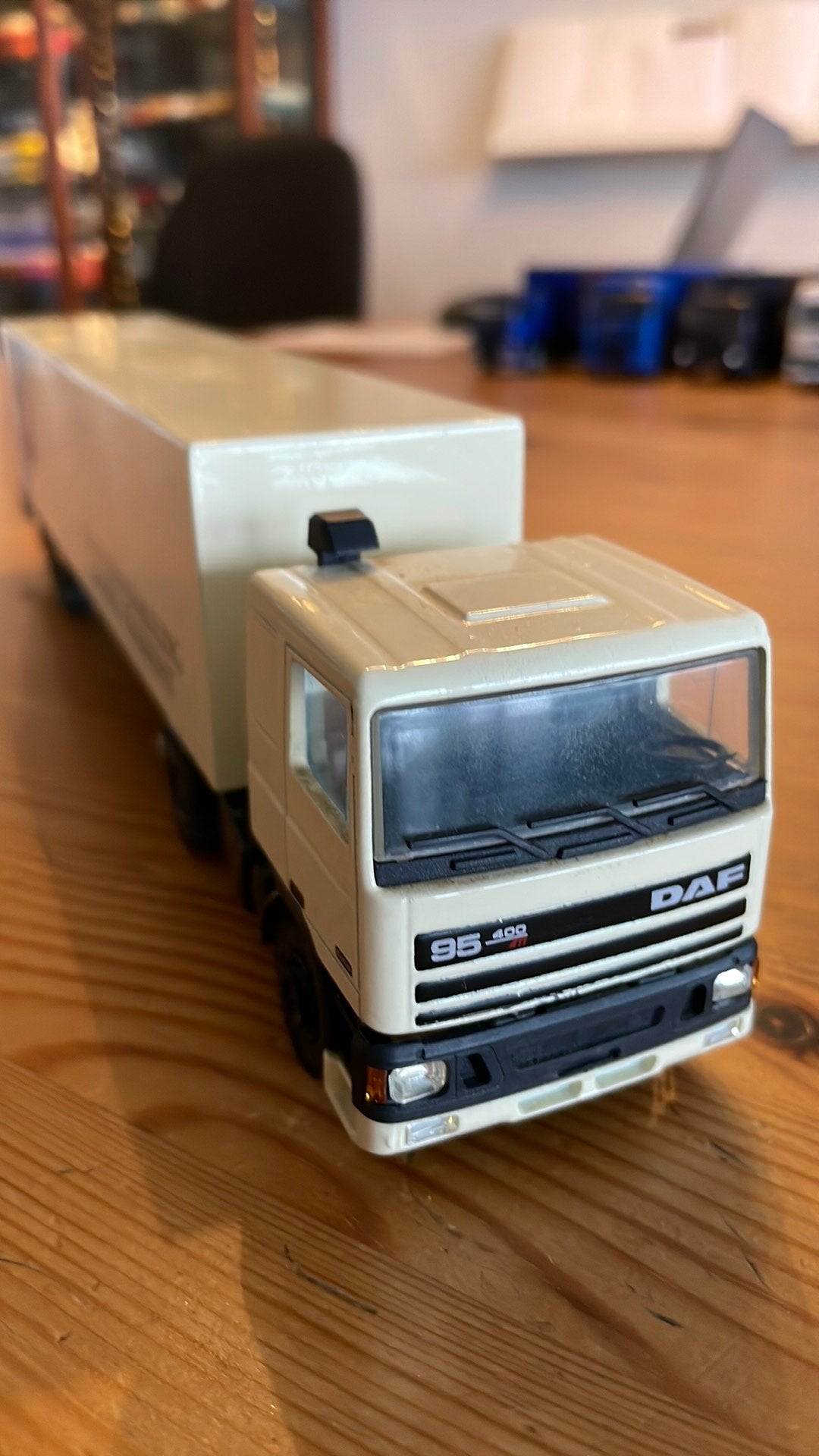 Daf 95 400 Ati truck met oplegger “Gulden Krakeling”, Ophalen of Verzenden, Zo goed als nieuw, Bus of Vrachtwagen, Lion Toys