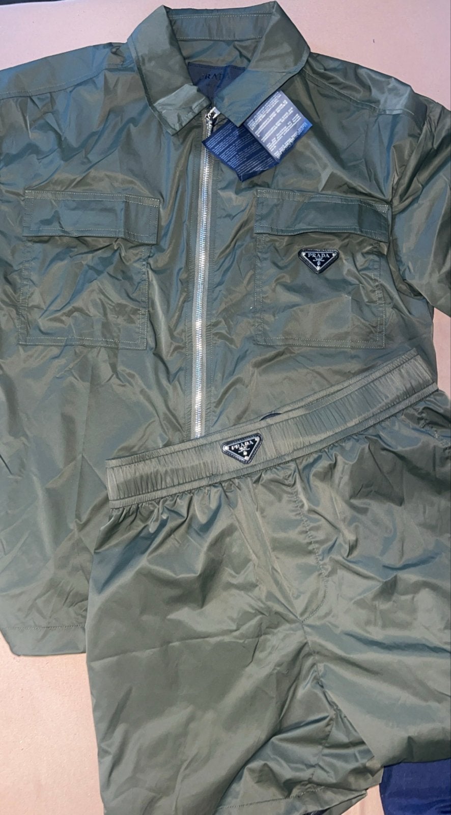 Prada Re-Nylon shirt shorts set green, Ophalen of Verzenden, Nieuw, Overige maten, Groen