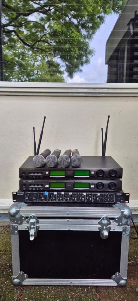 König Draadloze Microfoon Set met Mixer en flightcase, Muziek en Instrumenten, Microfoons, Ophalen of Verzenden, Gebruikt, Zangmicrofoon