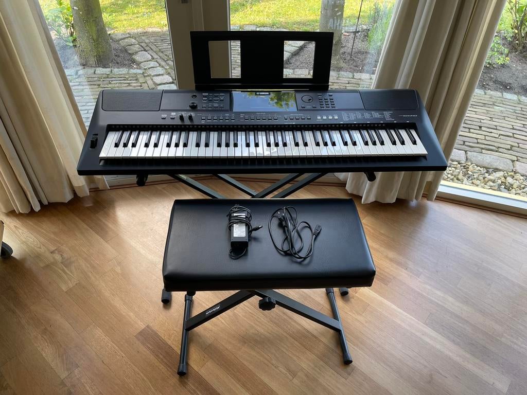 Yamaha Keyboard EW410 met bank, standaard, hoes en doos, Ophalen, Yamaha, Zo goed als nieuw, Met standaard