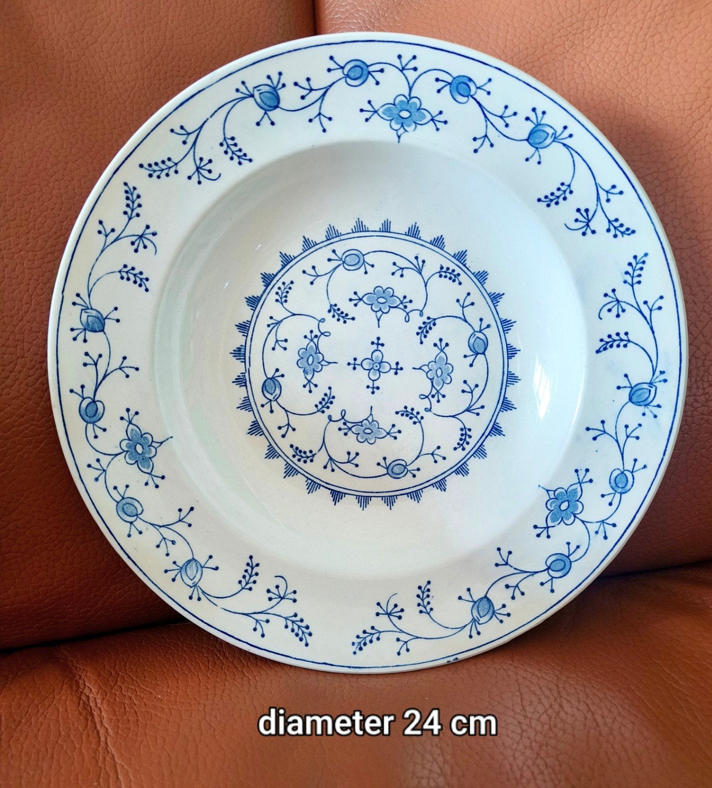 Antiek Boch Frères La Louvière Meissen diep bord, Ophalen of Verzenden