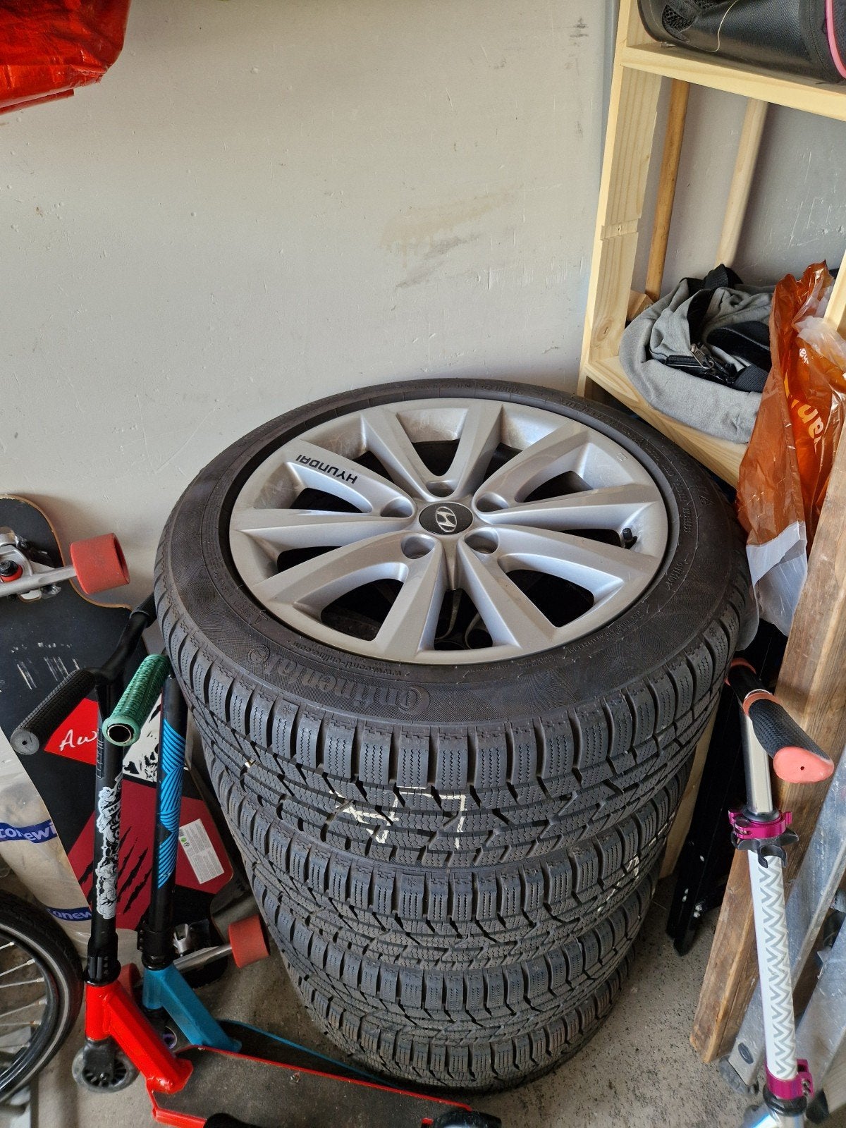 Hyundai winterbanden, Auto-onderdelen, Banden en Velgen, Ophalen, 215 mm, Banden en Velgen, 17 inch