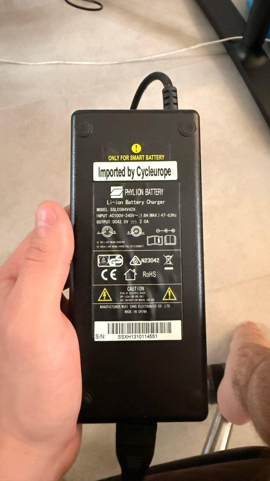 Phylion Li-ion Batterijlader SSLCO84V42X - 42V 2.0A, Fietsen en Brommers, Fietsaccessoires | Fietsaccu's, Ophalen of Verzenden