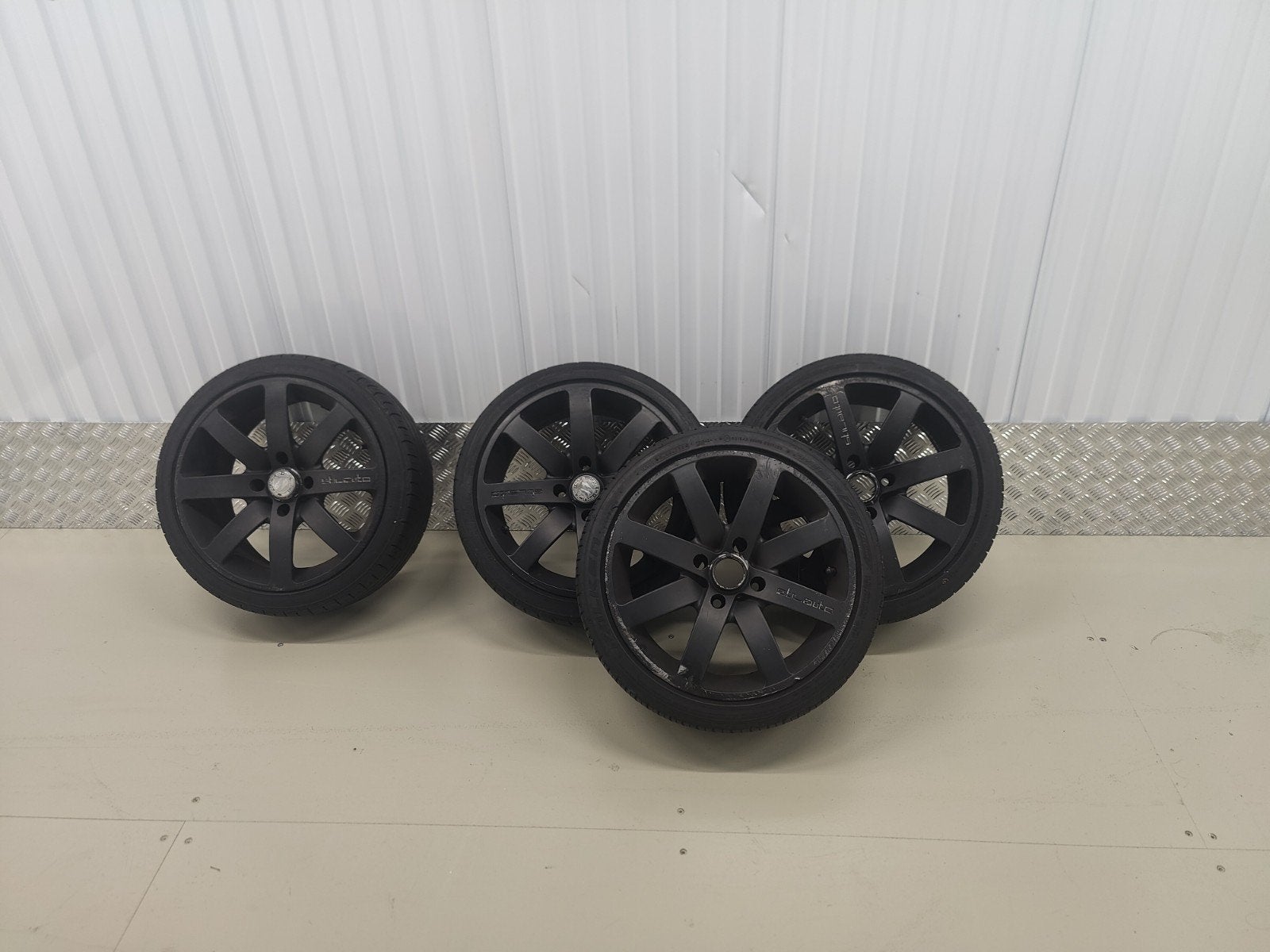 16 inch velgen met beschadigingen, bandenmaat 195/40 R16, Auto-onderdelen, Ophalen, Gebruikt, Banden en Velgen, 17 inch