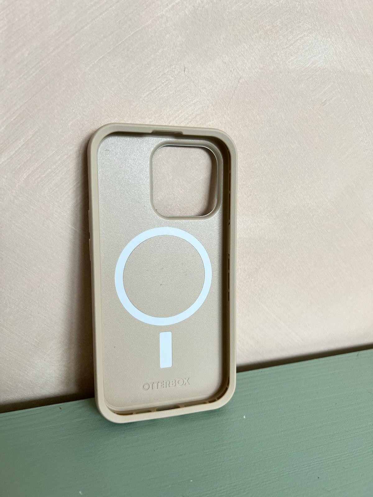 OtterBox Hoesje voor iPhone 11 - Beige, Kunststof, IPhone 11, MagSafe, Hoesje of Tasje
